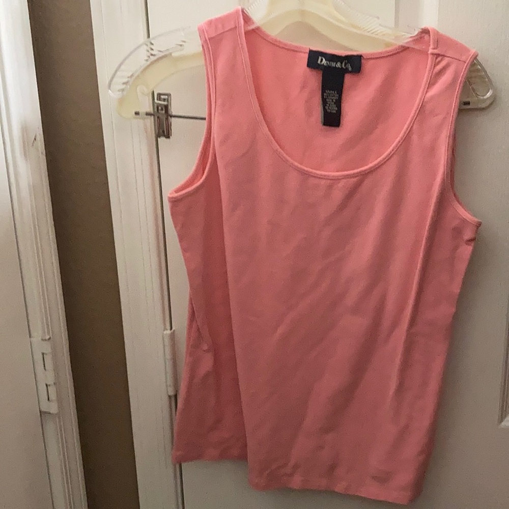 FINAL MARKDOWN Denim and company tank top Small